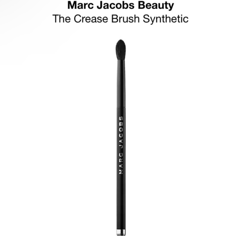 NEW ⭐️ MARC JACOBS BEAUTY THE CREASE EYESHADOW BRUSH - DISCONTINUED ⭐️